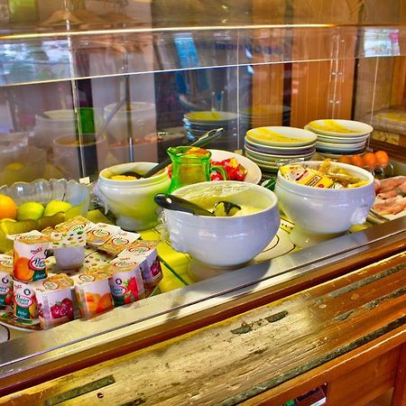 Logis Hotel Restaurant Le Chalet Du Mont Roland サンパン エクステリア 写真