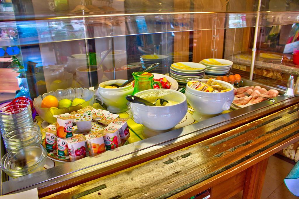 Logis Hotel Restaurant Le Chalet Du Mont Roland サンパン エクステリア 写真